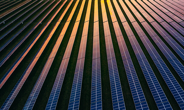 Solar_array_rainbow_aerial_L